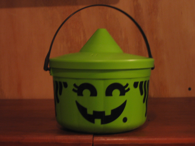 SydLexia.com - McDonald's Halloween Pails